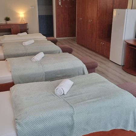 Sport Hotel Tatabánya Buitenkant foto