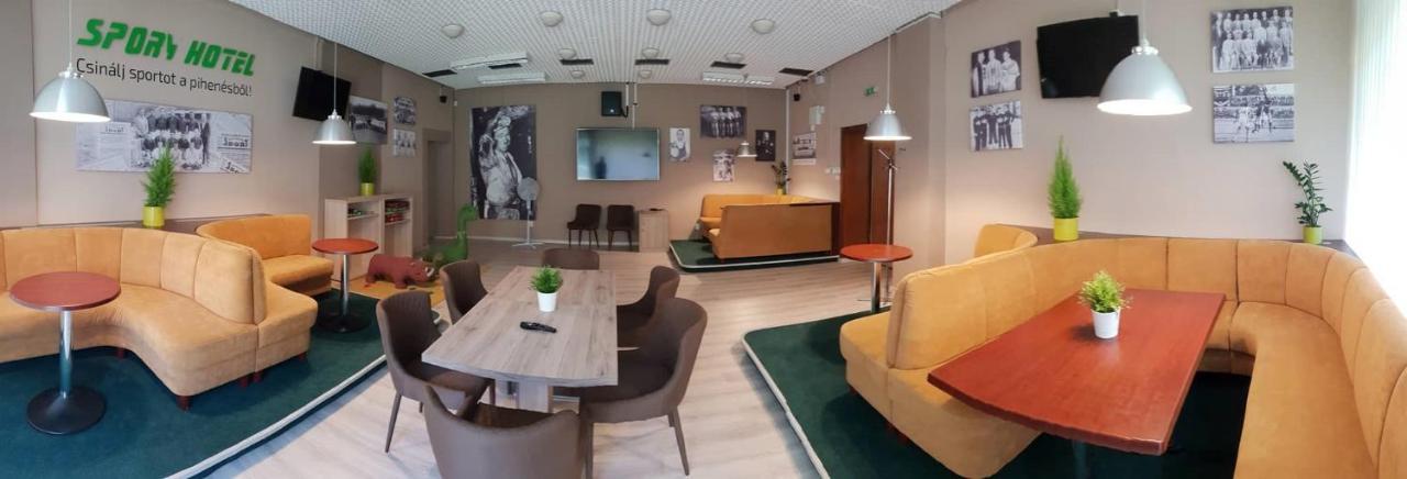 Sport Hotel Tatabánya Buitenkant foto