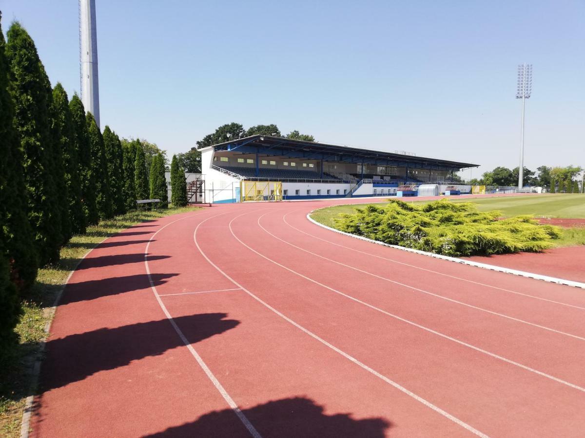 Sport Hotel Tatabánya Buitenkant foto